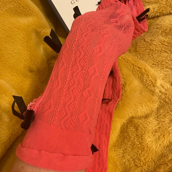 NWT Gucci pink Moulinoir Bow Socks over the knee lace socks. Velvet bow large - Picture 8 of 16